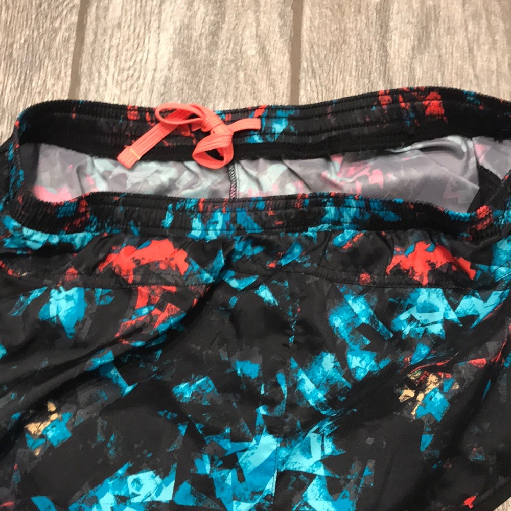 Running shorts - Picture 3 of 5